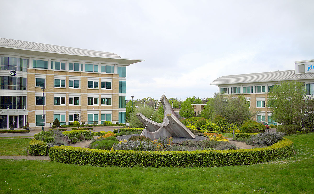 Commercial Office Grounds Maintenance